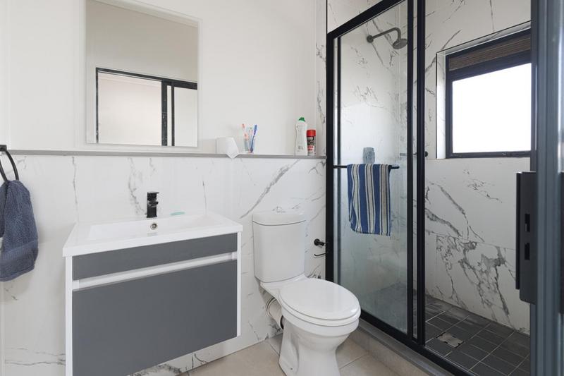 To Let 2 Bedroom Property for Rent in Somerset West Western Cape